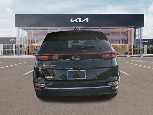 Certified 2022 Kia Sportage LX image 5