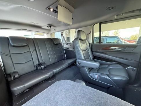 Used 2016 Cadillac Escalade ESV Premium image 30