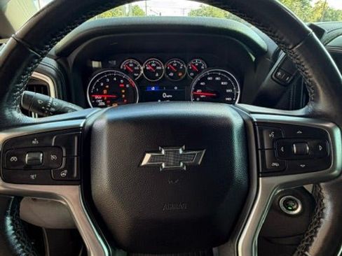 Used 2022 Chevrolet Silverado 1500 RST AWD/4WD image 10