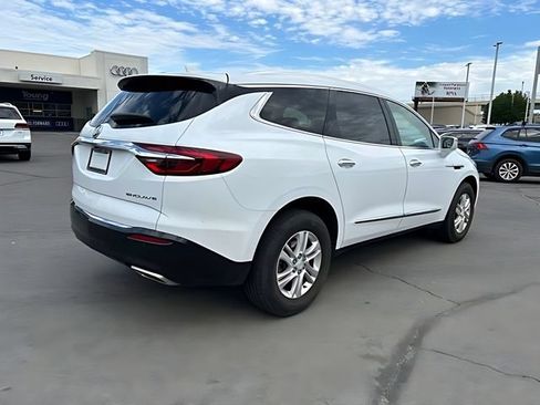 Used 2019 Buick Enclave Essence FWD image 3