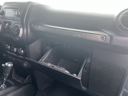 Used 2016 Jeep Wrangler Unlimited Sport w/ Power Convenience Group image 28