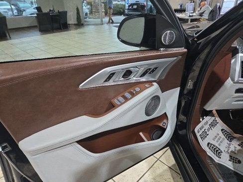 Used 2023 BMW XM image 11