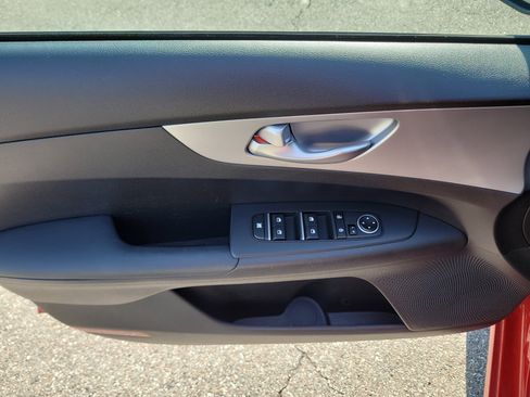 Certified 2023 Kia Forte LXS w/ LXS Technology Package FWD image 18