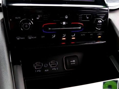 Used 2023 Jeep Grand Cherokee Altitude image 18