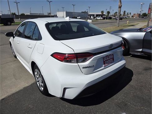 Used 2023 Toyota Corolla LE FWD image 7