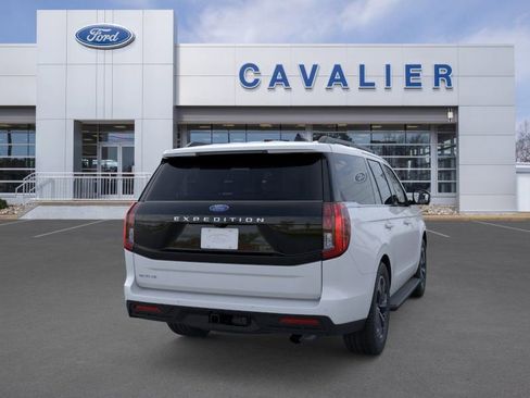 New 2026 Ford Expedition Active image 8