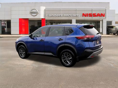 Used 2023 Nissan Rogue S image 5