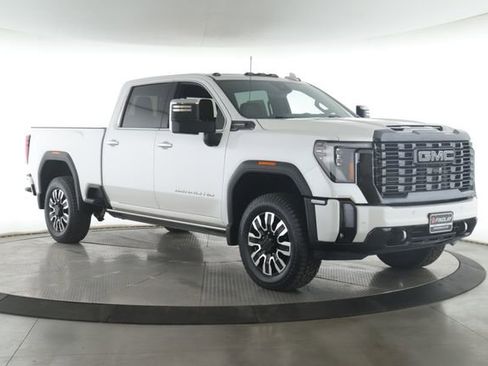 Used 2024 GMC Sierra 2500 Denali Ultimate AWD/4WD image 2