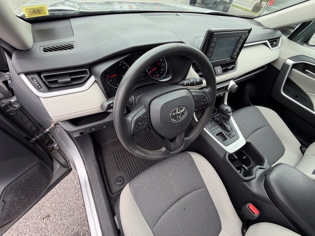Used 2022 Toyota RAV4 XLE AWD/4WD image 12