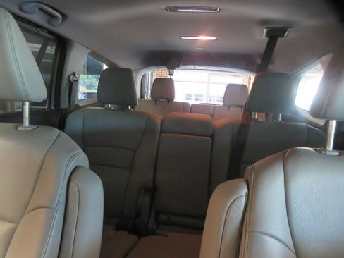 Used 2017 Honda Pilot Touring image 48