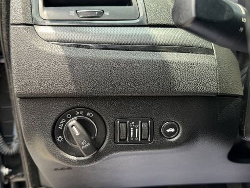 Used 2016 Chrysler 300 S AWD/4WD image 20