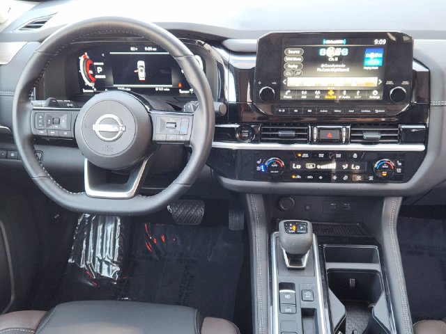 Used 2025 Nissan Pathfinder Platinum w/ Cargo Package FWD image 28