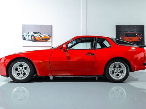 Used 1986 Porsche 944 Turbo image 2