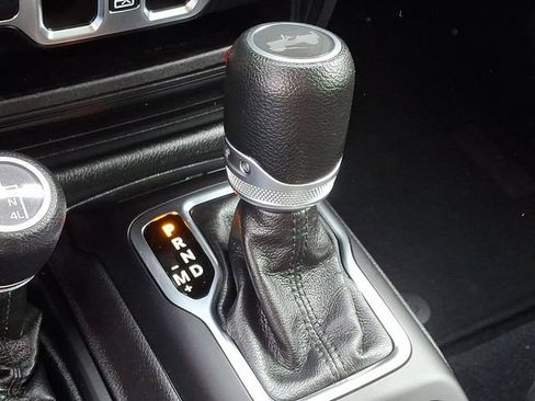 Used 2022 Jeep Wrangler Unlimited Sport AWD/4WD image 16