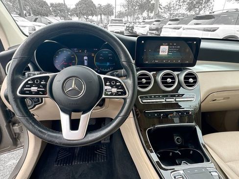 Used 2021 Mercedes-Benz GLC 300 GLC 300 w/ Premium Package image 11