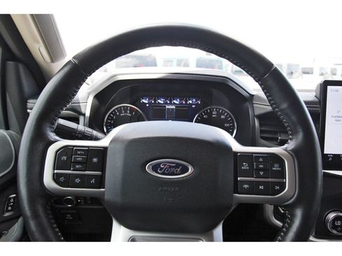 Used 2022 Ford Expedition XLT RWD image 16