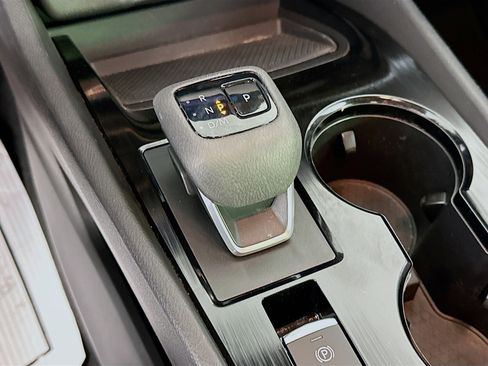 Used 2023 Nissan Rogue SV image 24