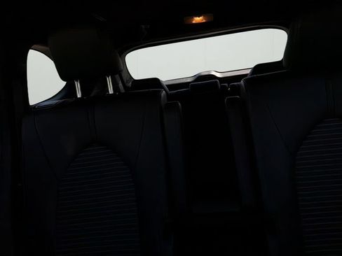 Used 2023 Toyota Highlander XSE FWD image 10