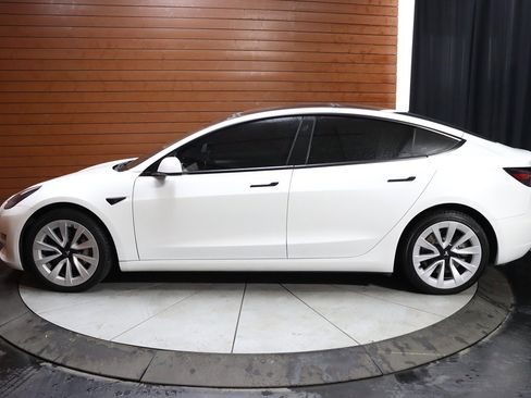 Used 2022 Tesla Model 3 image 9