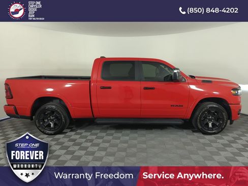 Used 2025 RAM 1500 Big Horn AWD/4WD image 7