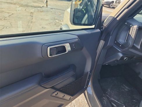 New 2025 Ford Bronco 4-Door AWD/4WD image 13