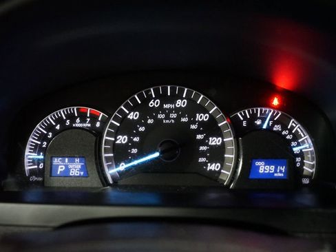 Used 2014 Toyota Camry SE FWD image 15