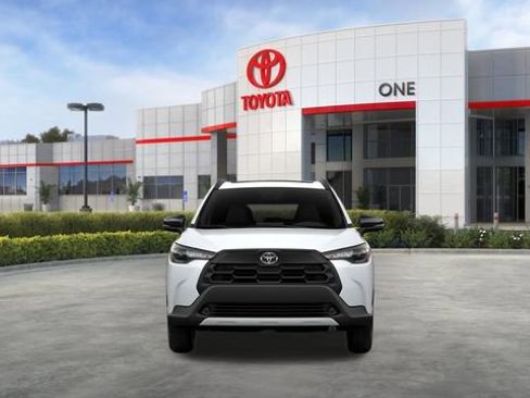 New 2026 Toyota Corolla Cross LE w/ Moonroof Package image 18