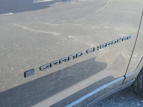 New 2025 Jeep Grand Cherokee Limited image 7