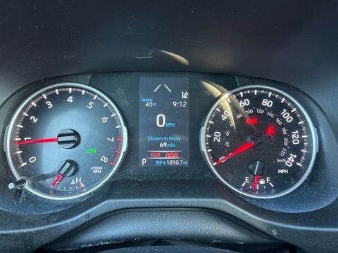 Used 2022 Toyota RAV4 LE image 18