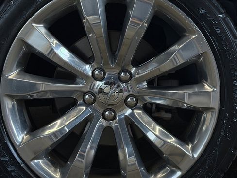 Used 2016 Chrysler 300 C w/ Safetytec Plus Group image 18