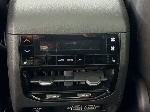 Used 2022 Jeep Grand Cherokee L Limited image 29