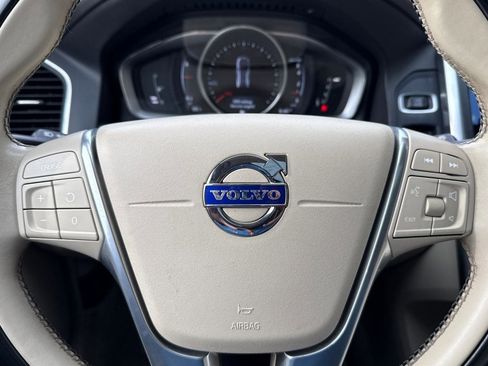 Used 2016 Volvo XC60 T5 Premier image 15