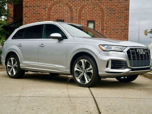 Used 2020 Audi Q7 3.0T Premium Plus w/ Premium Plus Package AWD/4WD image 3