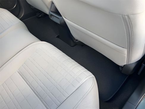 Used 2025 Honda HR-V LX image 27