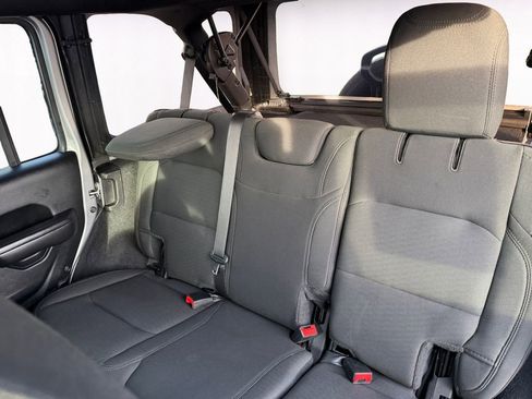 Used 2019 Jeep Wrangler Unlimited Sport S image 13