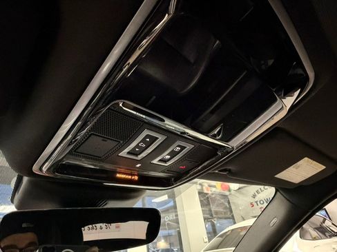 Used 2020 Land Rover Range Rover Velar R-Dynamic S image 58