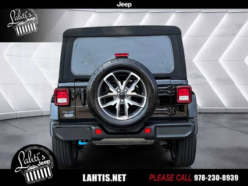 Used 2024 Jeep Wrangler Unlimited w/ Convenience Group image 5