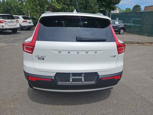 Used 2021 Volvo XC40 T5 Momentum w/ Protection Package Premier AWD/4WD image 4