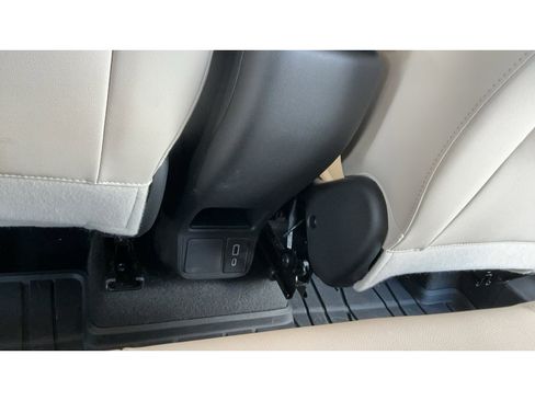 Used 2024 Buick Encore GX Sport Touring w/ Black Roof Package image 12