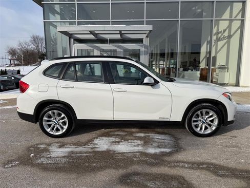 Used 2015 BMW X1 xDrive28i image 2