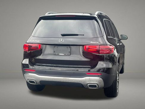 Used 2025 Mercedes-Benz GLB 250 4MATIC image 5