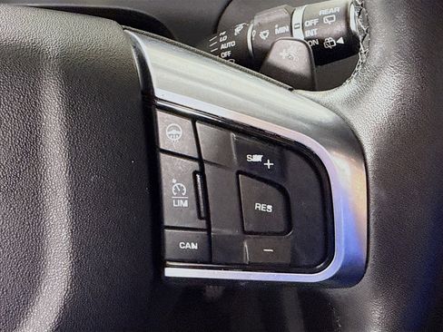 Used 2019 Land Rover Discovery Sport SE AWD/4WD image 15