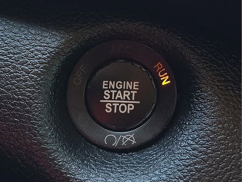 Used 2019 Jeep Cherokee Latitude Plus image 17