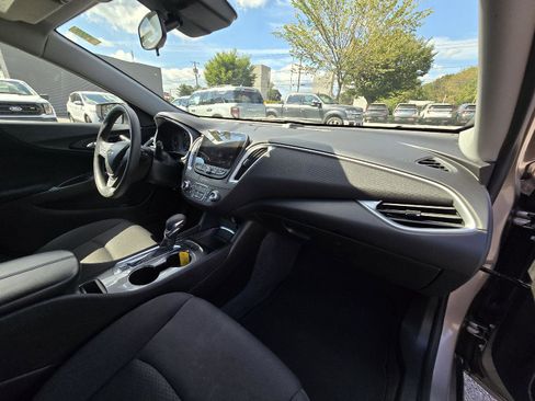 Used 2023 Chevrolet Malibu LT image 13