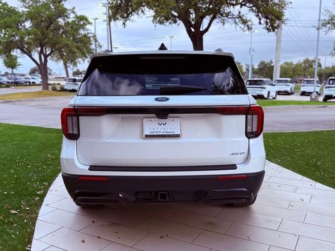 Used 2025 Ford Explorer ST-Line AWD/4WD image 7