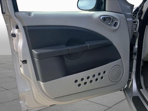 Used 2007 Chrysler PT Cruiser Touring FWD image 21