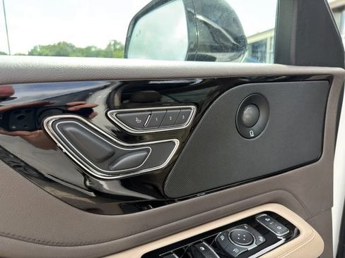 Used 2021 Lincoln Aviator Grand Touring w/ Elements Package Plus AWD/4WD image 23