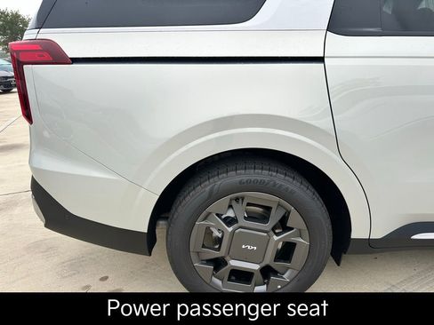 New 2026 Kia Carnival EX image 10