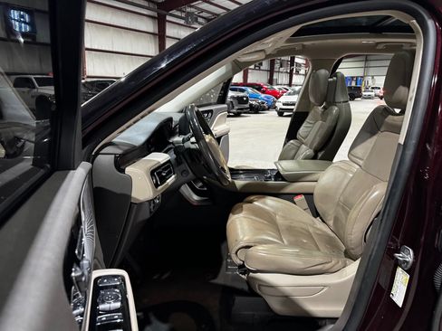 Used 2020 Lincoln Aviator Reserve w/ Equipment Group 202A AWD/4WD image 12