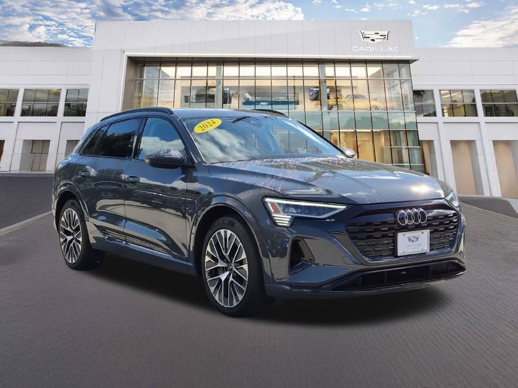 Used 2024 Audi Q8 e-tron Prestige w/ Prestige Package AWD/4WD image 3